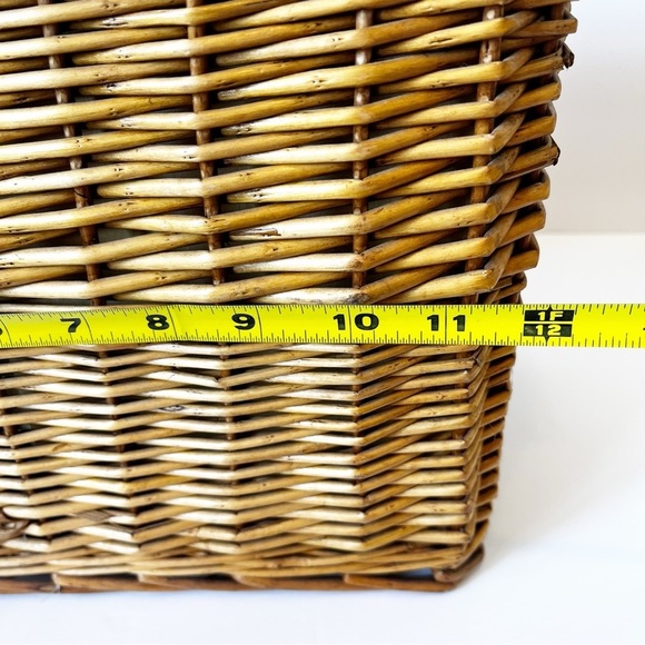 Vintage 1970’s Wicker Wine and Cheese Picnic Basket Citrus Lined Retro Rattan - Picture 12 of 15